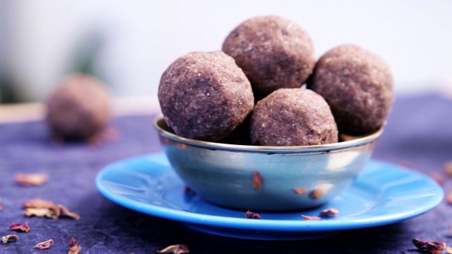 Healthy Ragi Oats Laddu